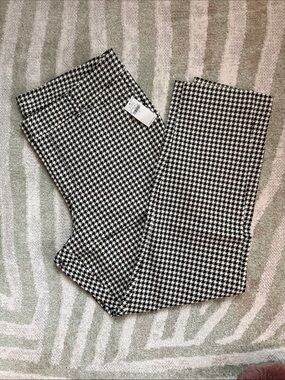 Women’s Old Navy Pixie Black and White Houndstooth Pants